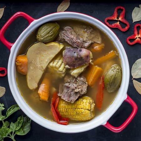 Olla de carne, Costa Rica